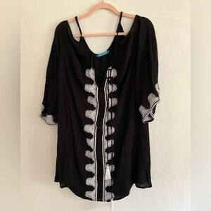 Blue Island Black White Embroidered Cold Shoulder Tunic Top large